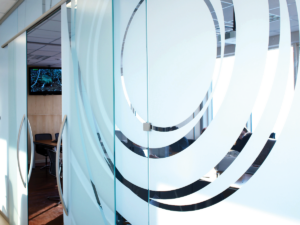 General Formulations 790AE PRINT-N-PRIVACY™ 3.0 mil polymeric glass etch vinyl (light) Clear solvent permanent adhesive